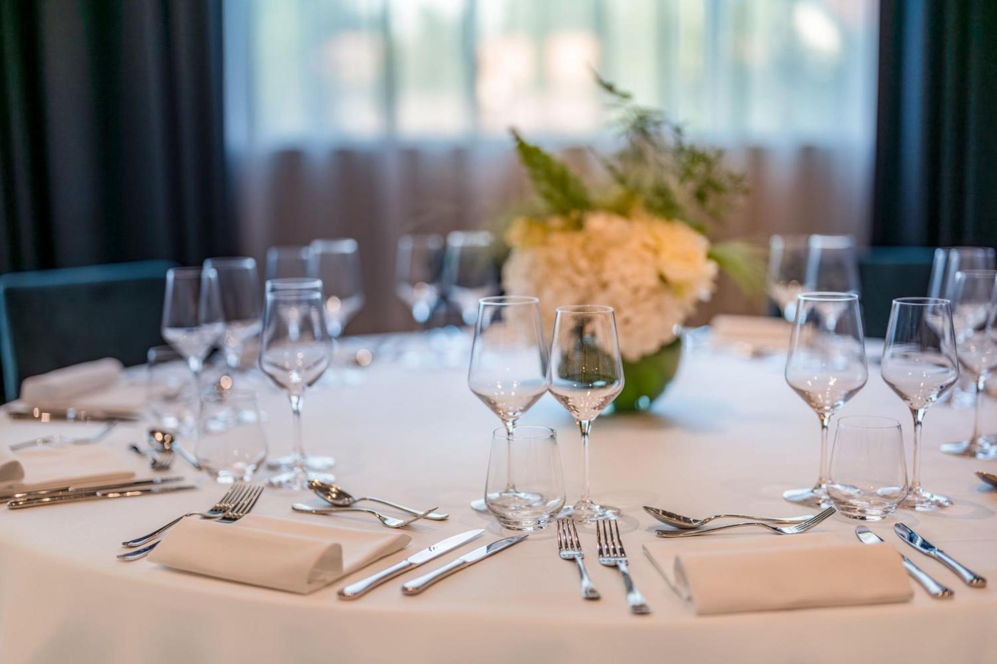 Geneva Marriott Hotel ميرين المظهر الخارجي الصورة